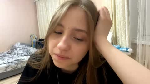 Vicky online show from April 16, 6:19 pm