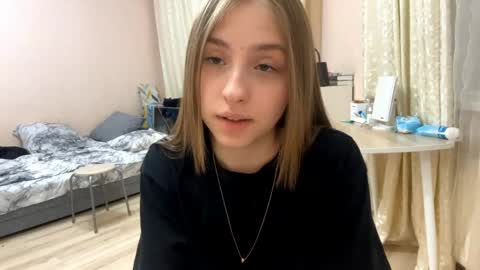 Vicky online show from April 16, 9:39 pm