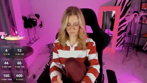 whitneypunnch online show from February 25, 2:59 pm