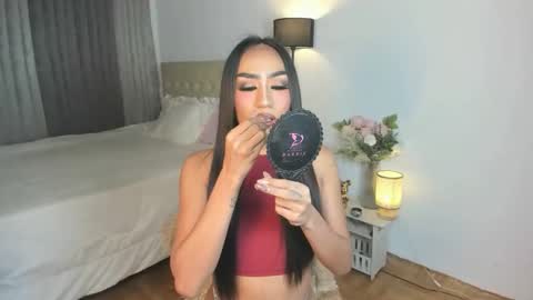 Snapshot of whitneytop69 chatting on November 8, 7:12 pm Arra Brown online show from November 8, 7:12 pm