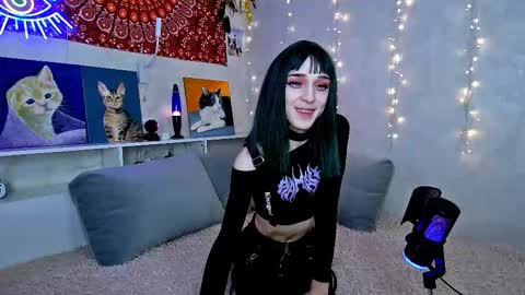 Snapshot of whoalexxa chatting on November 29, 12:19 pm Alexa online show from November 29, 12:19 pm