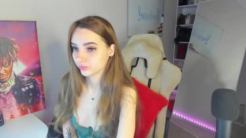 Snapshot of whole_eternity chatting on December 9, 4:56 am Abby online show from December 9, 4:56 am
