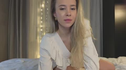 Alice online show from December 6, 10:30 pm