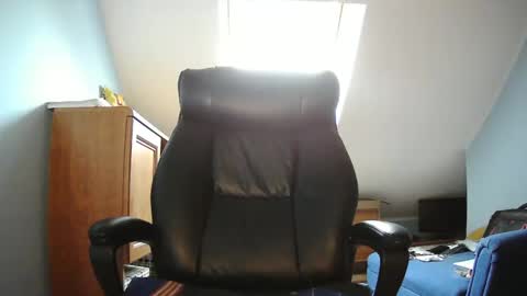 Snapshot of wickes71 chatting on December 14, 7:40 am Tommy online show from December 14, 7:40 am