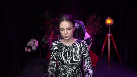 Alice online show from March 28, 4:17 pm