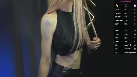 wild_chery online show from November 5, 4:40 pm