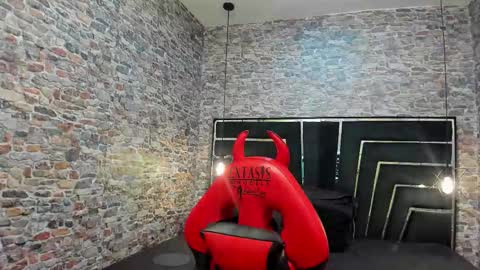 wild_firee_ online show from February 14, 7:10 pm