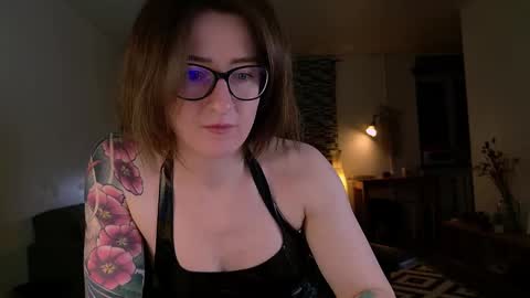 Snapshot of wild_peony chatting on February 13, 8:55 pm wild_peony online show from February 13, 8:55 pm