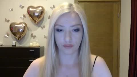 Snapshot of wild_silk_desire chatting on July 10, 4:53 pm Alina online show from July 10, 4:53 pm