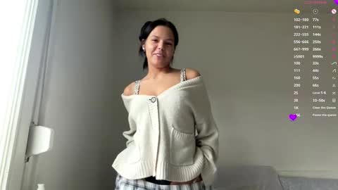 Mia online show from February 3, 3:06 pm