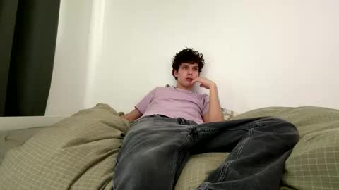 Snapshot of wilddesire18 chatting on February 13, 2:02 pm wilddesire18 online show from February 13, 2:02 pm