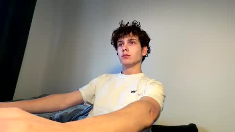 Snapshot of wilddesire18 chatting on February 14, 3:42 pm wilddesire18 online show from February 14, 3:42 pm