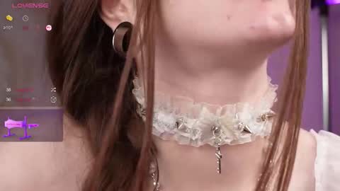 Snapshot of wilder_weinn chatting on November 29, 12:30 pm .. alice .. online show from November 29, 12:30 pm