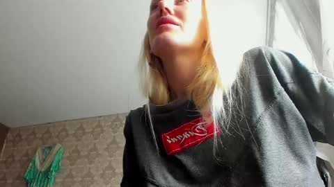 wildforestmuse  twitter online show from April 4, 6:55 am