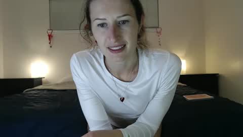 Snapshot of wildrose_l chatting on February 7, 2:40 am WildRose L - check my Pinned tweet if you dont see me online within 5 minutes after Ive sent email notifications online show from February 7, 2:40 am