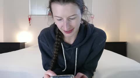 Snapshot of wildrose_l chatting on February 24, 12:09 am WildRose L - check my Pinned tweet if you dont see me online within 5 minutes after Ive sent email notifications online show from February 24, 12:09 am