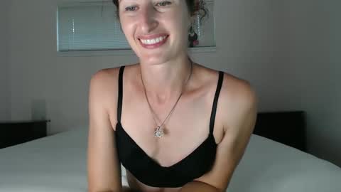 Snapshot of wildrose_l chatting on September 18, 1:51 am WildRose L - check my Pinned tweet if you dont see me online within 5 minutes after Ive sent email notifications online show from September 18, 1:51 am