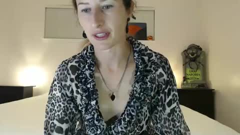 Snapshot of wildrose_l chatting on October 9, 2:09 am WildRose L - check my Pinned tweet if you dont see me online within 5 minutes after Ive sent email notifications online show from October 9, 2:09 am