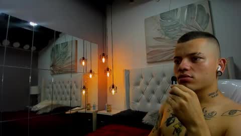 wild online show from February 24, 4:54 am