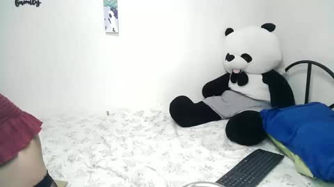 Snapshot of wildtightass chatting on February 14, 2:12 pm Rhean online show from February 14, 2:12 pm