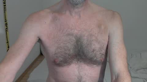 Snapshot of willbillbillwill chatting on April 2, 9:56 pm Lilian online show from April 2, 9:56 pm