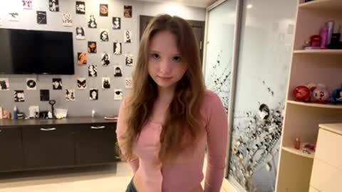 Olivia online show from April 2, 3:31 pm