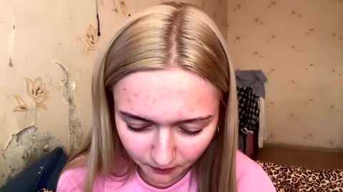 Sophia online show from April 16, 2:18 pm