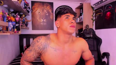 Snapshot of william_dracko9 chatting on December 10, 7:16 am Dracko online show from December 10, 7:16 am