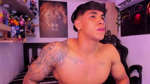 Snapshot of william_dracko9 chatting on December 12, 6:14 am Dracko online show from December 12, 6:14 am