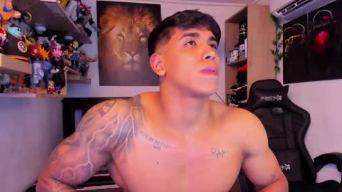 Snapshot of william_dracko9 chatting on February 20, 6:17 am Dracko online show from February 20, 6:17 am