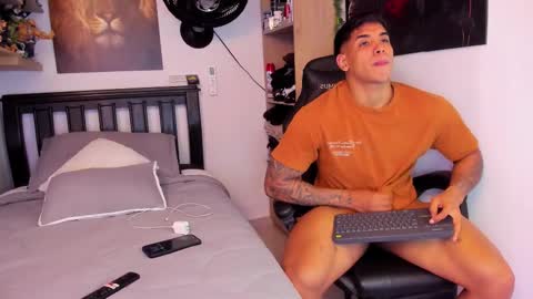 Snapshot of william_dracko9 chatting on October 21, 8:31 pm Dracko online show from October 21, 8:31 pm