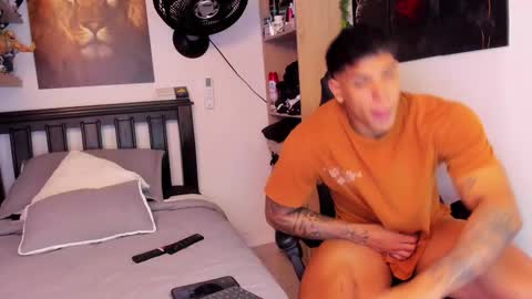 Snapshot of william_dracko9 chatting on October 24, 8:27 pm Dracko online show from October 24, 8:27 pm