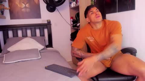 Snapshot of william_dracko9 chatting on December 4, 5:17 am Dracko online show from December 4, 5:17 am