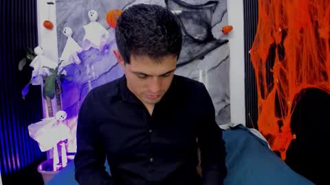 Snapshot of william_steel_ chatting on October 24, 4:42 am William Steel online show from October 24, 4:42 am