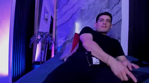 Snapshot of william_steel_ chatting on November 26, 5:08 am William Steel online show from November 26, 5:08 am