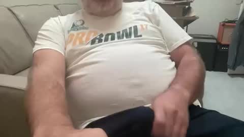 willieb777 online show from November 16, 2:33 pm