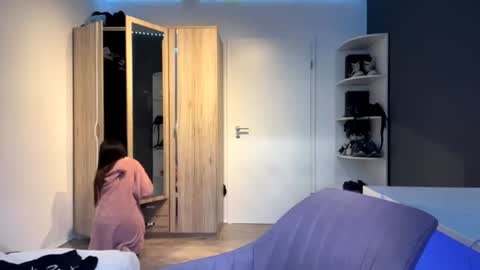 Mari online show from June 11, 7:39 am