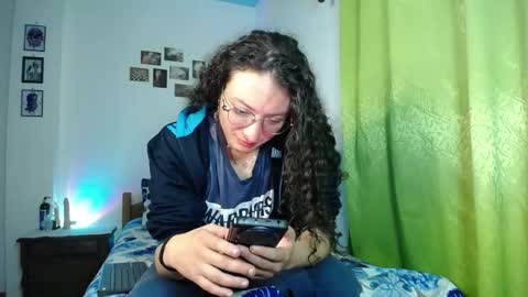 Snapshot of willmonkey chatting on November 4, 1:59 am willmonkey online show from November 4, 1:59 am