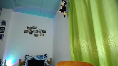 Snapshot of willmonkey chatting on November 16, 5:13 am willmonkey online show from November 16, 5:13 am