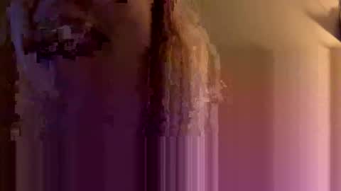 willowmaykitty online show from May 5, 2:19 am