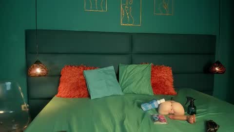 willturneer online show from March 30, 12:00 am