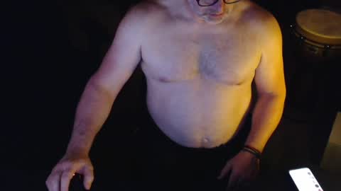 Snapshot of willwill2222 chatting on May 13, 1:58 am John online show from May 13, 1:58 am