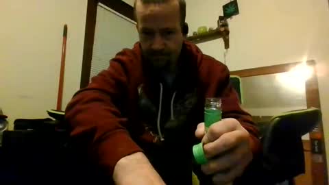 Snapshot of willydogg83 chatting on April 19, 8:13 am willydogg83 online show from April 19, 8:13 am