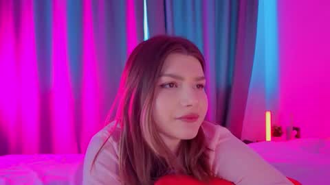 Vicki3 online show from February 18, 7:26 am