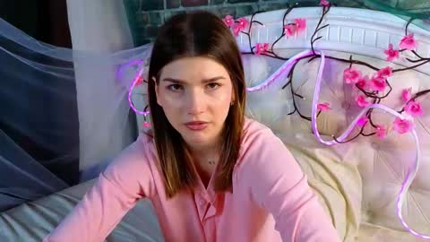 Vicki3 online show from March 23, 7:01 am