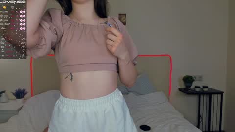 Snapshot of wine_on_lips chatting on January 28, 7:11 am Amalia and Mia online show from January 28, 7:11 am