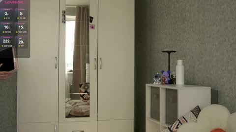 Mia  Roxxxy online show from April 17, 2:31 pm