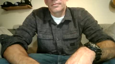 wingnutt765733 online show from December 18, 1:11 am
