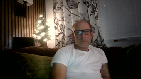 wingnutt765733 online show from January 19, 5:33 am