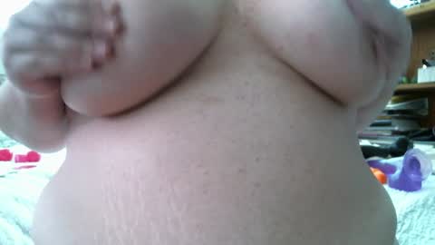 Snapshot of winnieatplay chatting on January 4, 7:02 pm Winnie online show from January 4, 7:02 pm